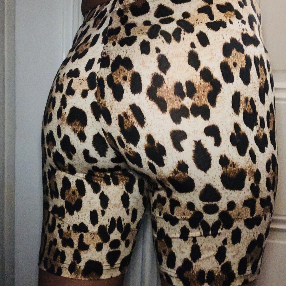 LAST 1 - leopard print biker shorts - Picture 4 of 7